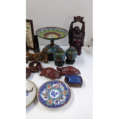 260 - A mixed lot of Chinese and items to include a fourfold screen, cloisonne ginger jars and other items... 