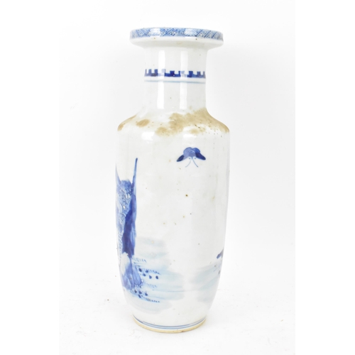 100 - A Chinese late Qing dynasty blue and white rouleau vase, late 19th/early 20th century, decorated wit... 