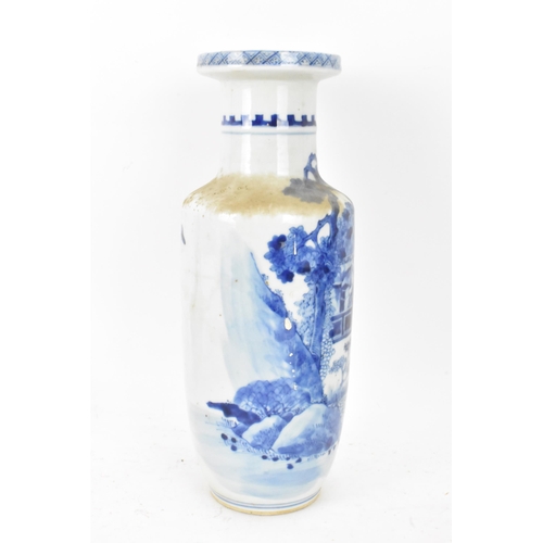 100 - A Chinese late Qing dynasty blue and white rouleau vase, late 19th/early 20th century, decorated wit... 