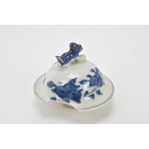 12 - A Chinese Qing dynasty blue and white lidded vase, late 19th/early 20th century, decorated with bird... 