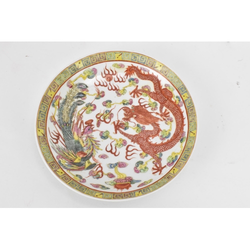 143 - A set of three Chinese Qing dynasty, Guangxu period, famille rose bowls, decorated in polychrome ena... 