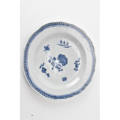 47 - A pair of Chinese 18th century Qianlong blue and white plates 16cm diameter, together with a blue an... 