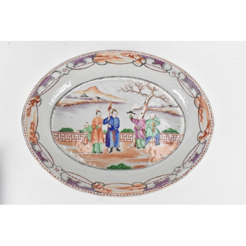 59 - A pair of Chinese export Famille Rose serving dishes, Qianlong, late 18th century, of oval form, the... 