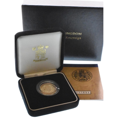 88 - United Kingdom - Elizabeth II (1952-2022), Proof Gold Sovereign, dated 2002, Jubilee Year, together ... 