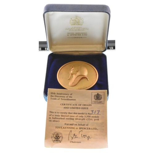 96 - Medallion - 50th Anniversary of the Discovery of the Tomb of Tutankhamun, 22ct Gold Plated on Sterli... 