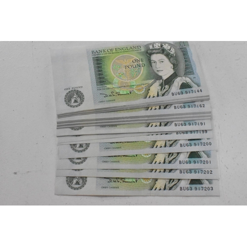 98 - Banknotes - A large collection of mostly Elizabeth II banknotes to include batches running sequence,... 