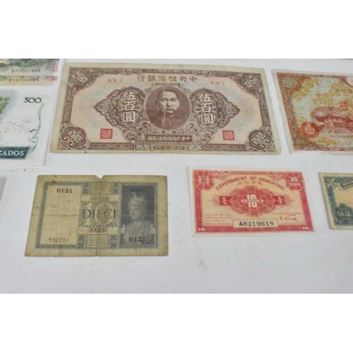 99 - Banknotes - A collection of 19th Century and later banknotes from around the world to include, Georg... 