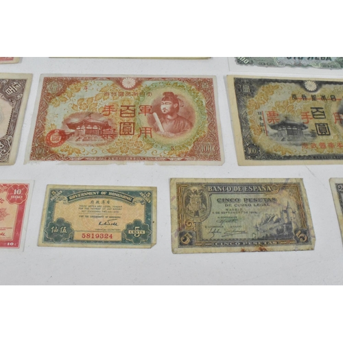 99 - Banknotes - A collection of 19th Century and later banknotes from around the world to include, Georg... 