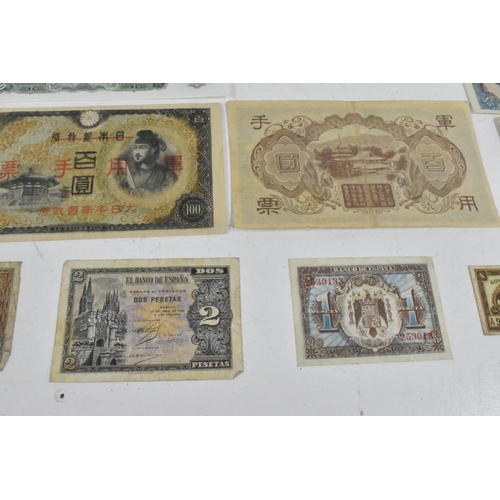 99 - Banknotes - A collection of 19th Century and later banknotes from around the world to include, Georg... 