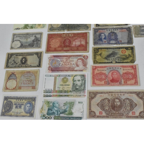 99 - Banknotes - A collection of 19th Century and later banknotes from around the world to include, Georg... 