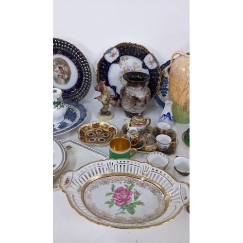 445 - A mixed lot to include a Royal Crown Derby pin dish, Wilkinsons lustre vase, Carlton ware, Vienna mi... 