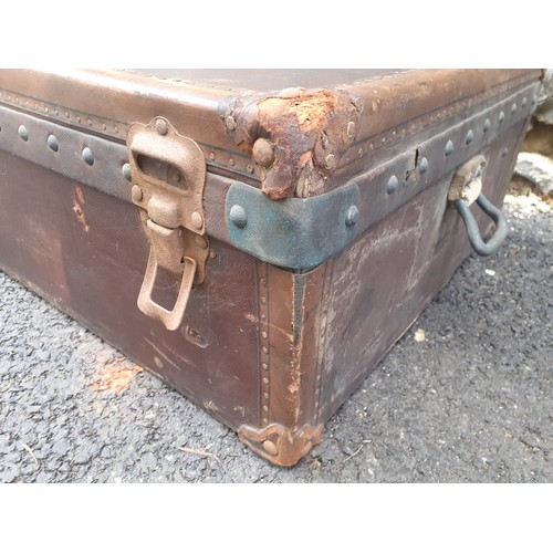 10 - Louis Vuitton- An early 20th Century Louis Vuitton travel trunk, serial no:142412, having chestnut b... 