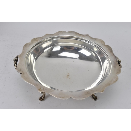 119 - An Edwardian silver lidded serving bowl by The Alexander Clark Manufacturing Co, hallmarked Birmingh... 