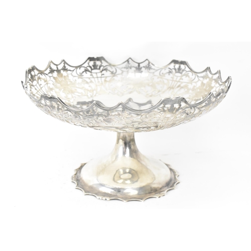 254 - A George V silver centre bowl, by Jenkins & Timm, hallmarked Sheffield 1930, having a shaped rim wit... 