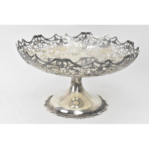 254 - A George V silver centre bowl, by Jenkins & Timm, hallmarked Sheffield 1930, having a shaped rim wit... 