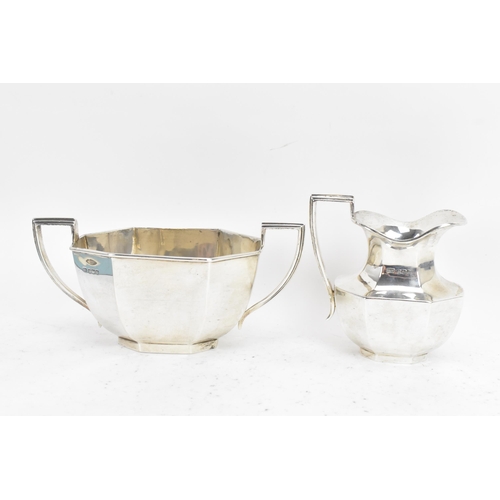 280 - A George V silver three piece tea set, by Viner's Ltd (Emile Viner), hallmarked Sheffield 1931, each... 