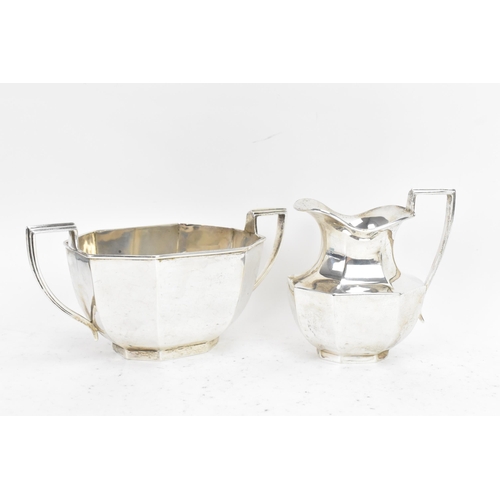 280 - A George V silver three piece tea set, by Viner's Ltd (Emile Viner), hallmarked Sheffield 1931, each... 