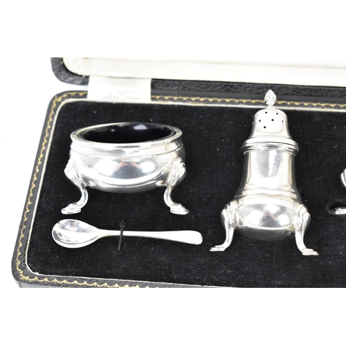 67 - An Elizabeth II silver cased set of condiments by J B Chatterley & Sons Ltd, hallmarked Birmingham 1... 