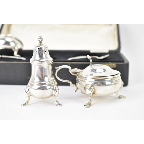 67 - An Elizabeth II silver cased set of condiments by J B Chatterley & Sons Ltd, hallmarked Birmingham 1... 