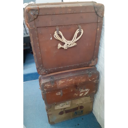 149 - Three items of vintage luggage comprising a S.Goff & Co cream suitcase, an Art Deco Sperrho Zplatter... 