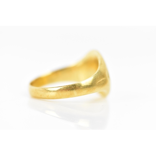 288 - An 18ct yellow gold gents signet ring, having incised shoulders and faded engraved initials, ring si... 