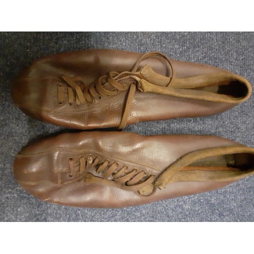 210 - A mixed lot comprising a pair of vintage gents brown leather dance shoes with Blakey shoe protectors... 