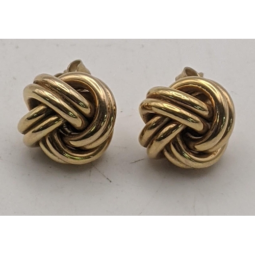 102 - A pair of 9ct gold knot style stud earrings 2.7g
Location :CAB2
If there is no condition report show... 