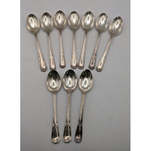 136 - A set of ten silver Walker & Hall tea spoons, hallmarked Sheffield 1931, total weight 198.6g
Locatio... 