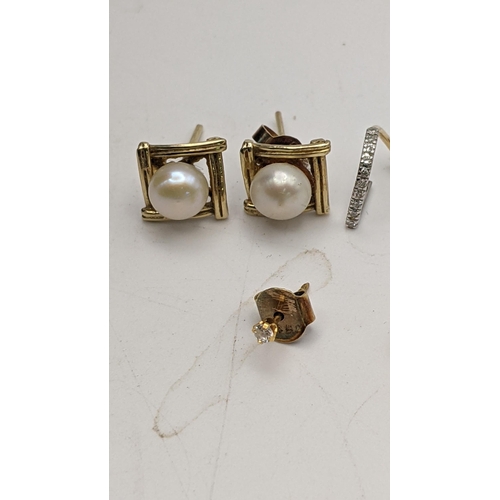 171 - Mixed jewellery to include a 14ct gold pearl pendant and mixed unmarked jewellery, testing as gold, ... 