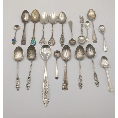 187 - Silver tea and salt spoons, 129g, and a spoon stamped 800 15g
Location: A3B

If there is no conditio... 