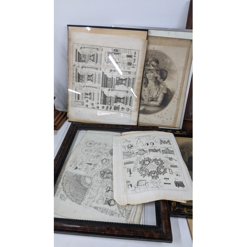 239 - Mixed framed and unframed pictures to include engravings, 1920's photograph and others
Location: SL
... 