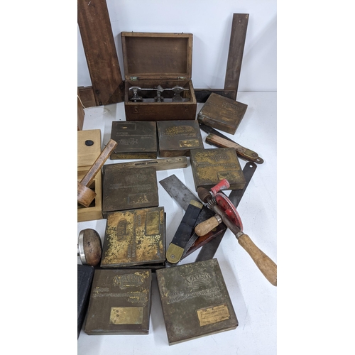 246 - Mixed tools to include levels, boxed matrix gauges, Moseley & Son plane and other items
Location: A3... 