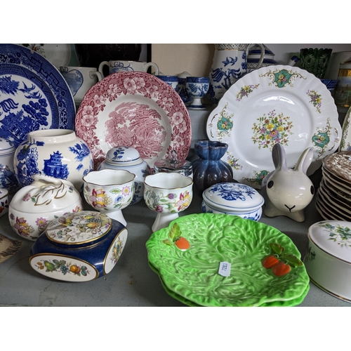 271 - A mixed lot of ceramics to include Minton Haddon Hall, Carlton ware trinket box, Meissen trinket box... 