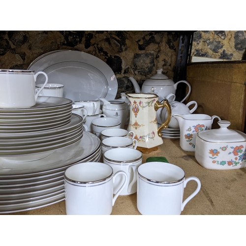 282 - A mixed lot of ceramics to include a Royal Doulton Platinum concord part dinner service, Richmond Ch... 