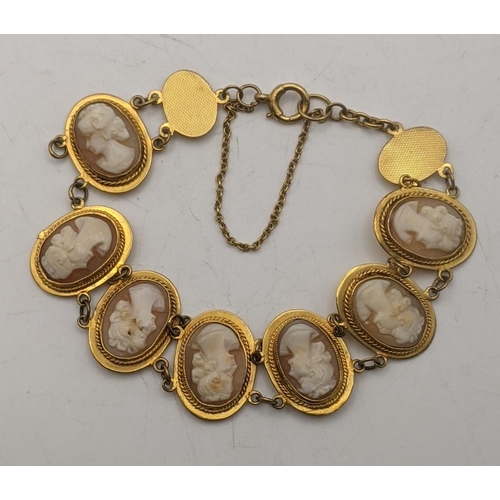 83 - A 9ct gold cameo bracelet, 11.5g Location:CAB2
If there is no condition report shown, please request