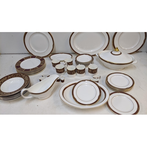 208 - A Royal Doulton Tennyson pattern dinner service to include a tureen, plates, bowls and other items
L... 