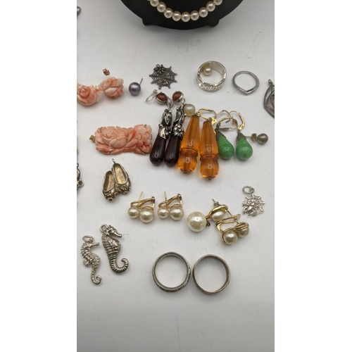 195 - Costume jewellery to include faux pearl necklaces,, earrings, coral and other items
Location: A2B

I... 