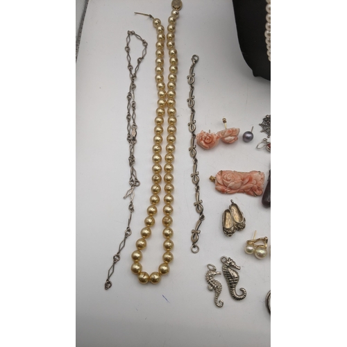 195 - Costume jewellery to include faux pearl necklaces,, earrings, coral and other items
Location: A2B

I... 