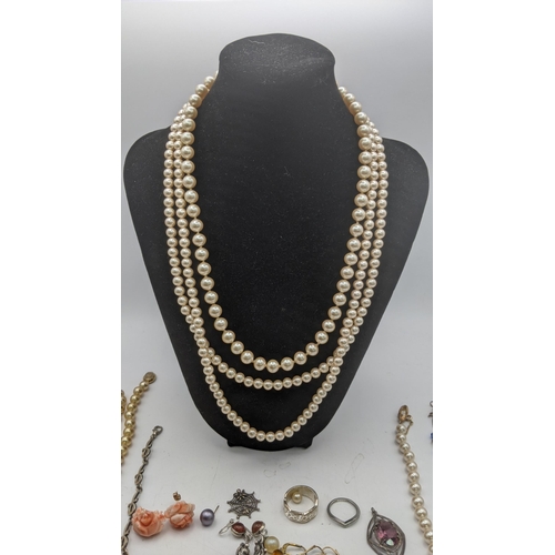 195 - Costume jewellery to include faux pearl necklaces,, earrings, coral and other items
Location: A2B

I... 