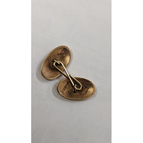 214 - A single 9ct gold cufflink, 3.5g
Location: CAB2

If there is no condition report shown, please reque... 