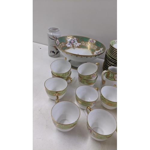 322 - Mixed porcelain to include a Japanese Noritake centre bowl with a Noritake part tea service and othe... 