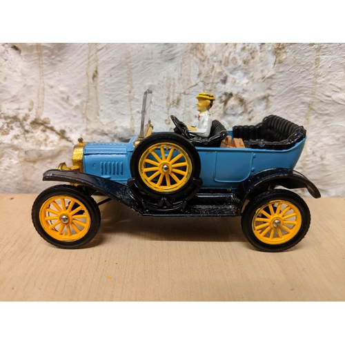 11 - Four Corgi classics to include three 1915 Ford Model T's 901,9013,9012 and a 1927 Bentley Le Mans an... 