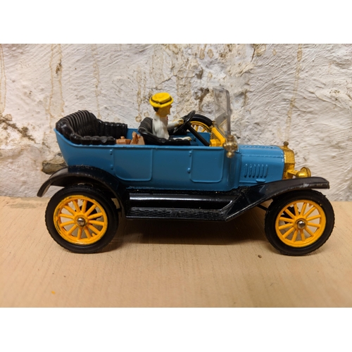 11 - Four Corgi classics to include three 1915 Ford Model T's 901,9013,9012 and a 1927 Bentley Le Mans an... 