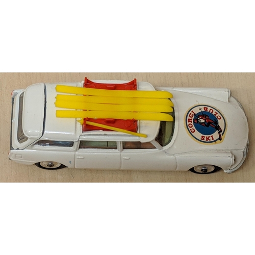 9 - Corgi toys - A commer Ambulance 463 and a Citroen safari (Corgi ski club) 475 both boxed
Location: C... 