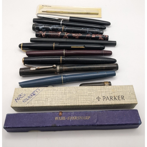 108 - A mixed lot of fountain pens to include a boxed Parker fountain pen and Osmiroid 65 Fountain pen and... 