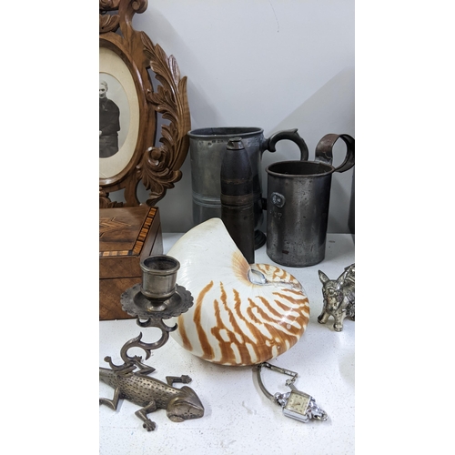 140 - A mixed lot to include an 18th century pewter tankard, nautilus sea shell, boxed Gleneagles Studio m... 