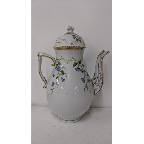 159 - A Herend porcelain hand painted coffee pot in the Morning Glory pattern Location: 4-1
If there is no... 