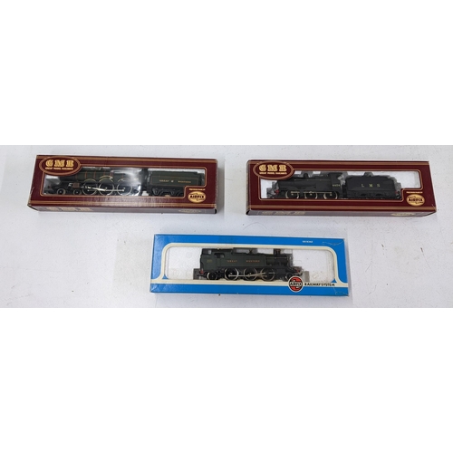 174 - 00 gauge model railway accessories to include an Airfix Railway Systems Prairie Tank locomotive, a G... 