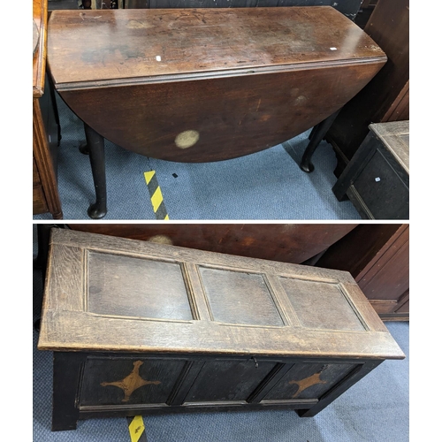 210 - An early 20th century oak blanket box, together with a Georgian mahogany gateleg table Location:A2M
... 