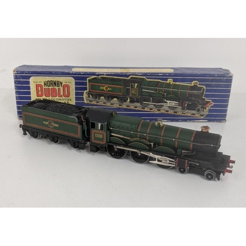 240 - A boxed Hornby Dublo 00 gauge EDLT20 Locomotive and Tender Bristol Castle Location:R2.4
If there is ... 